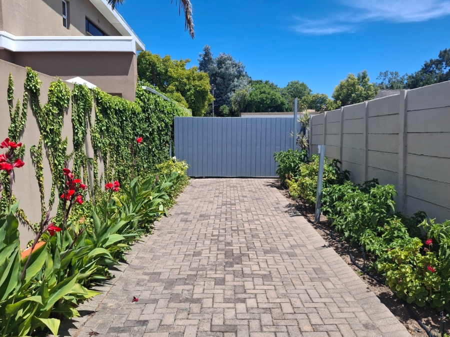 6 Bedroom Property for Sale in Schoongezicht Western Cape